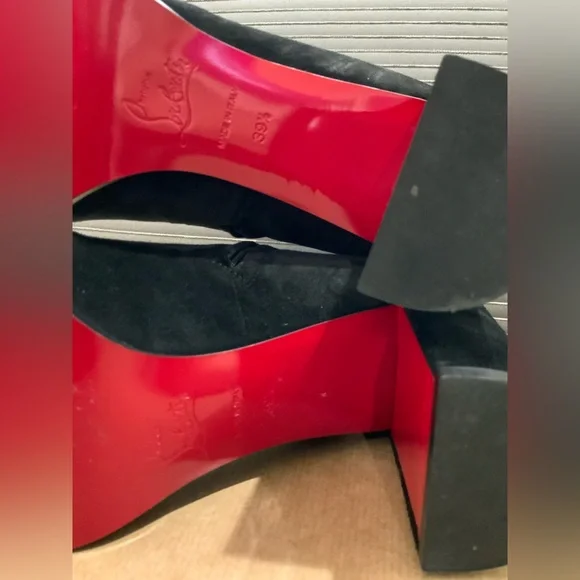Christian Louboutin Size 39.5
Adoxa Stretch Suede Red-Sole Botties 70 - Picture 15 of 16